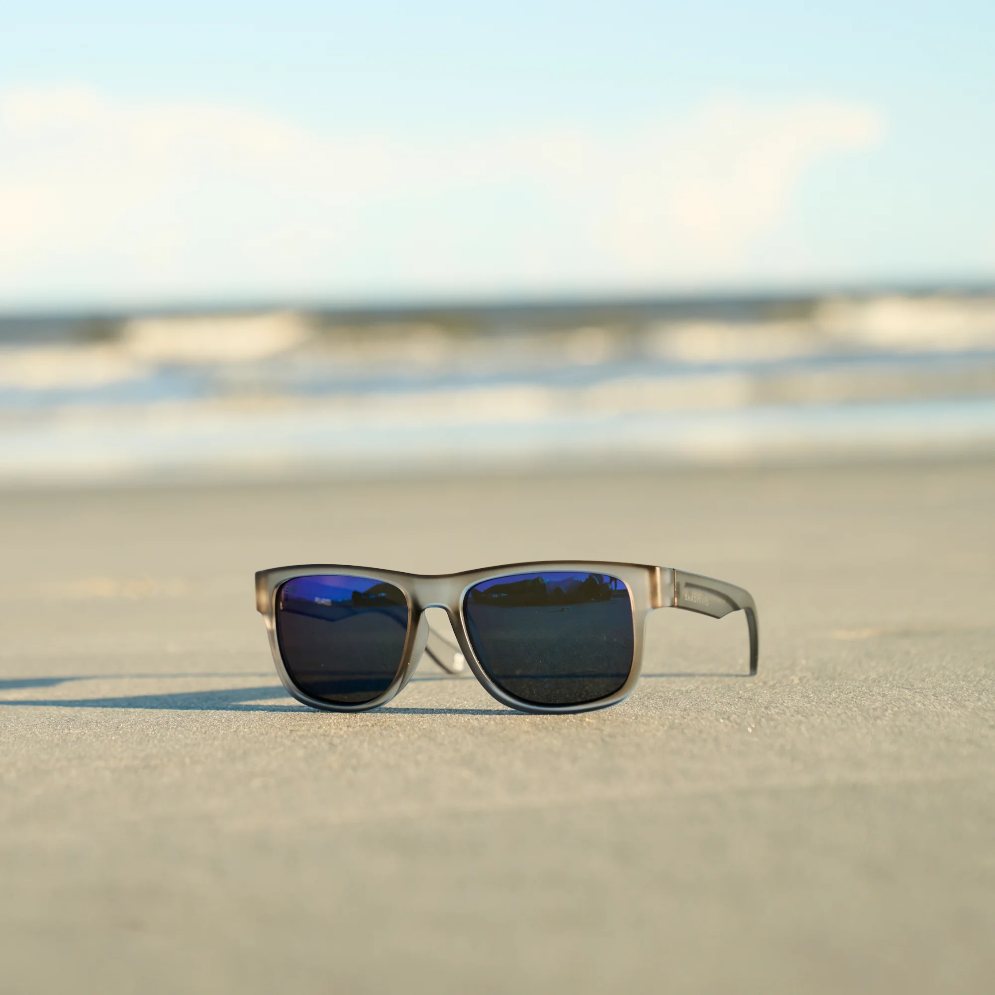 326-mojave-navy-smoke-polarized-4.webp Mojave - Navy Smoke Polarized