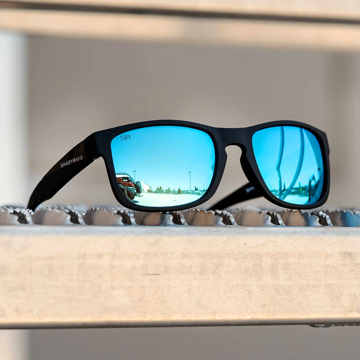 85-titan-black-glacier-polarized-6.webp Titan - Black Glacier Polarized